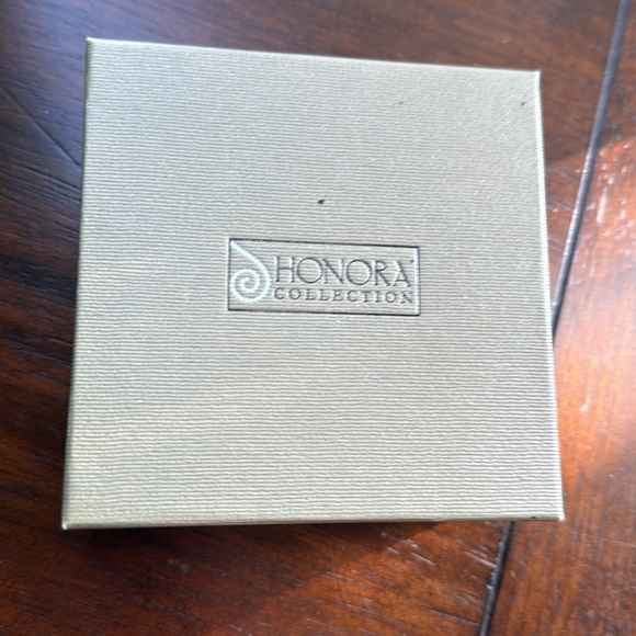 Honora Cultured Purple Maroon Pearl Stud Earrings Silver backing NEW IN PACKAGE - Picture 12 of 12